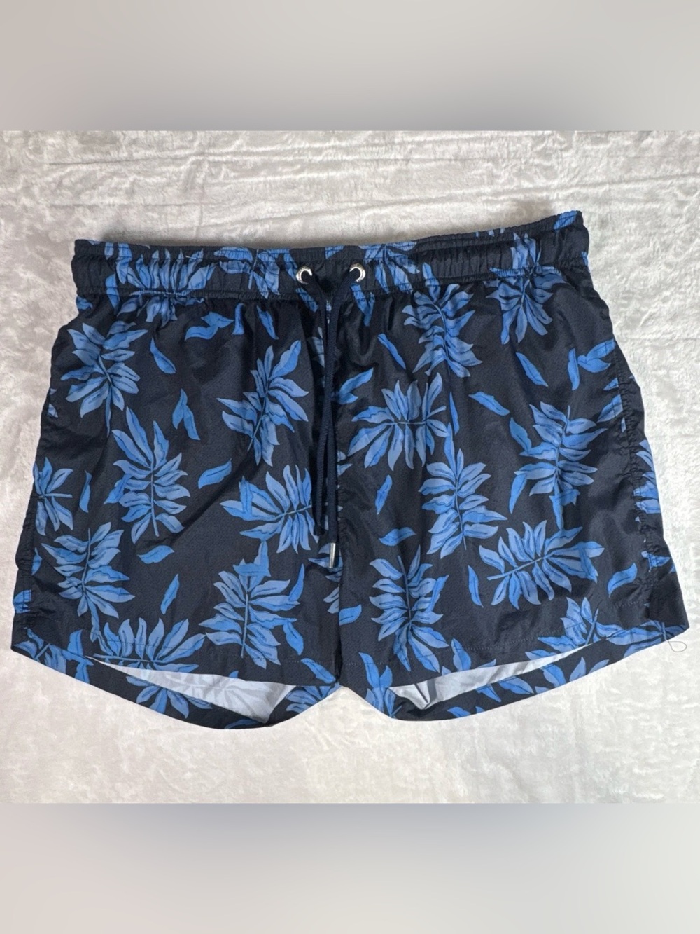 GANT Blue Tropical Leaf Swim Trunks Men’s XL Drawstring Mesh Lined